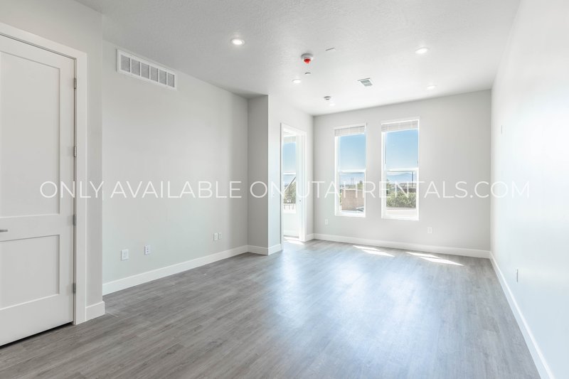 Beautiful 1-bedroom in historic Midvale downtown! property image