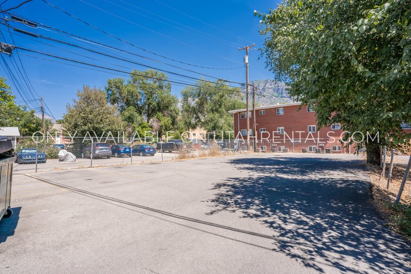 2-Bedroom Top Floor Apartment in Heart of Provo property image