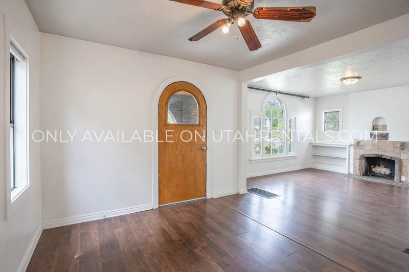 2-Bedroom Top Floor Apartment in Heart of Provo property image