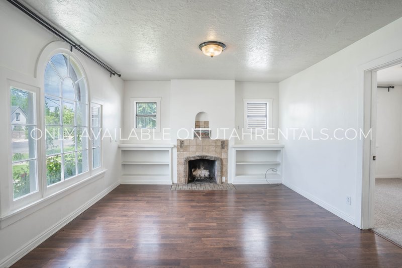 2-Bedroom Top Floor Apartment in Heart of Provo property image