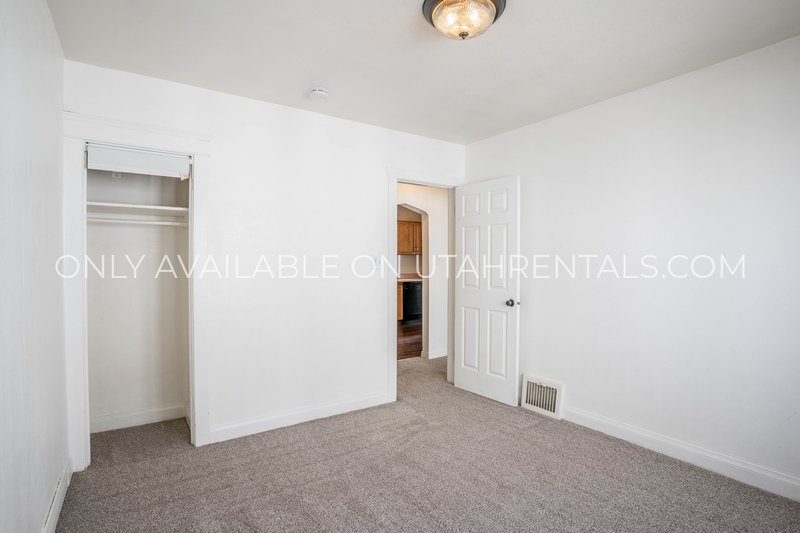 2-Bedroom Top Floor Apartment in Heart of Provo property image