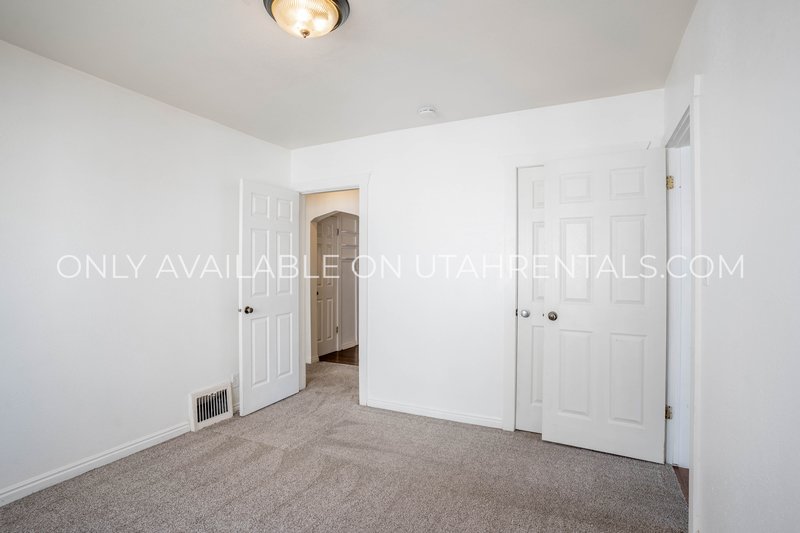 2-Bedroom Top Floor Apartment in Heart of Provo property image