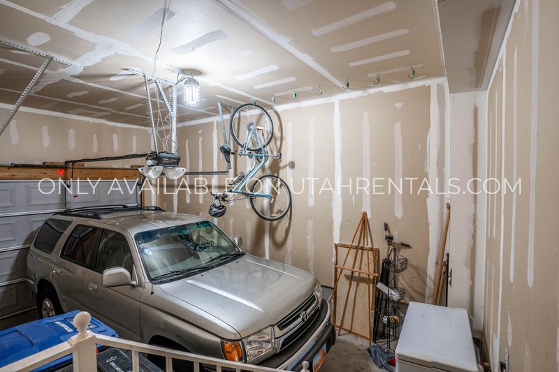 Twin Sized Bedroom Available! property image