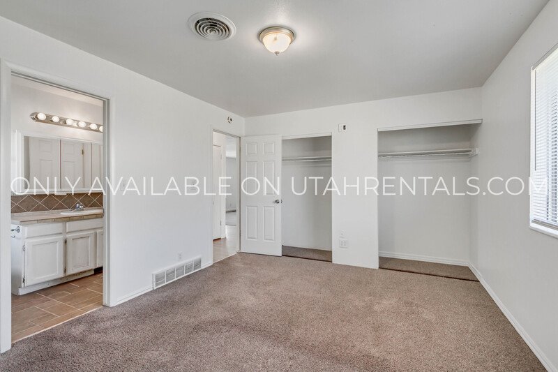 Spacious 5-bedroom home in a convenient West Valley City location! property image