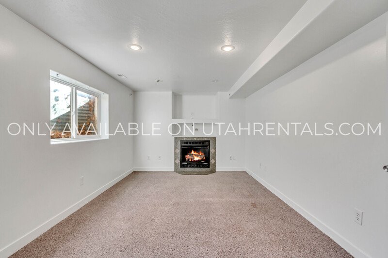 Spacious 5-bedroom home in a convenient West Valley City location! property image