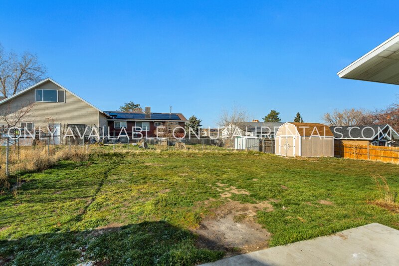 Spacious 5-bedroom home in a convenient West Valley City location! property image