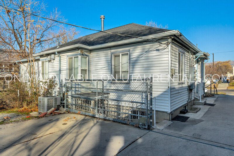 1 Bed / 1 Bath Near the University of Utah property image