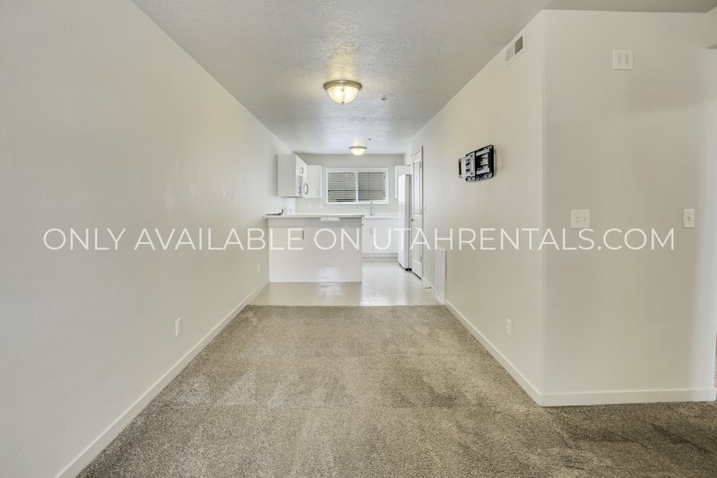 Modern Condo In Orem property image