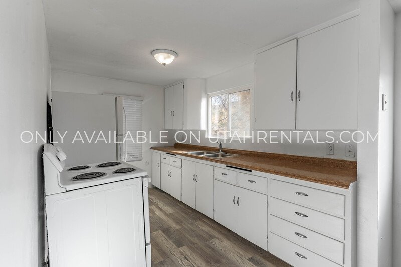 Recently Renovated 2 Bed / 1 Bath Apartment Near Payson Main Street property image