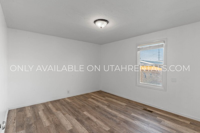 Recently Renovated 2 Bed / 1 Bath Apartment Near Payson Main Street property image
