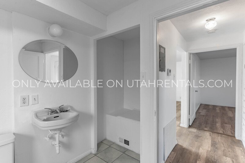 Recently Renovated 2 Bed / 1 Bath Apartment Near Payson Main Street property image