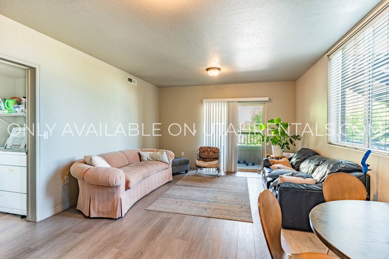 Private Rooms at Lanai H2 property image