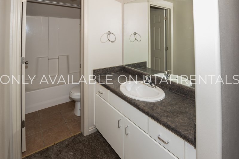 Cute private bedroom at Lanai! property image