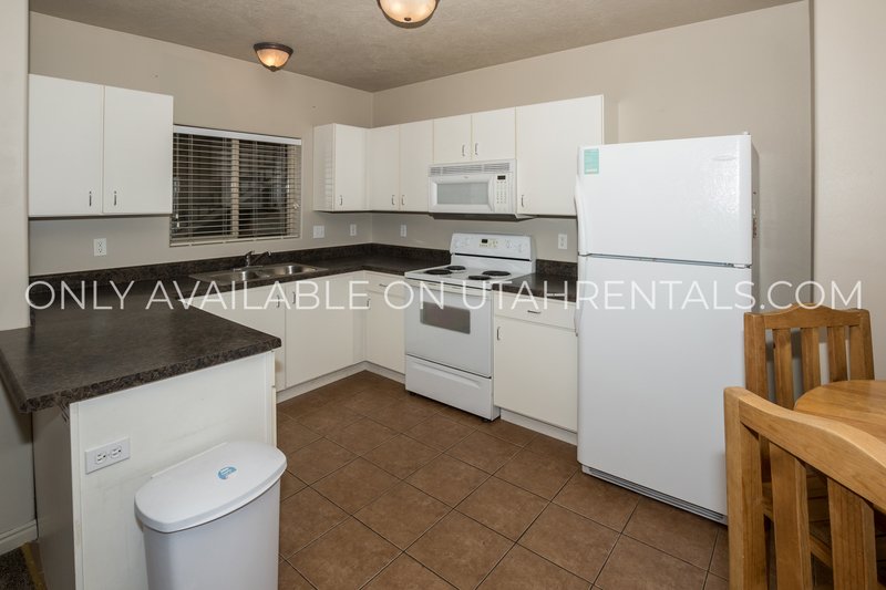 Cute private bedroom at Lanai! property image