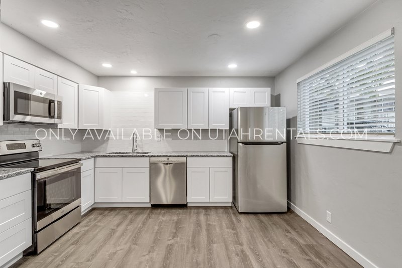 Renovated 2 bed 1 bath apartment property image