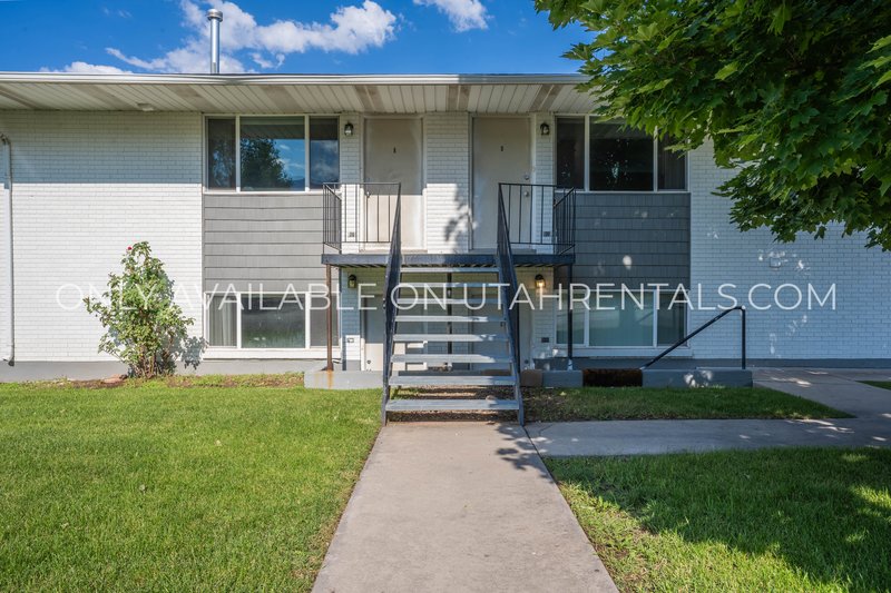 Renovated 2 bed 1 bath apartment property image