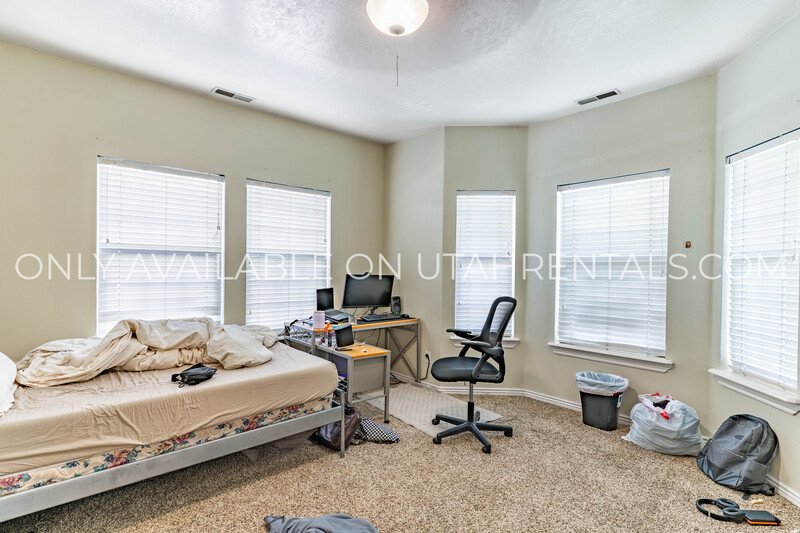 3 Private Bedrooms at Belmont! property image