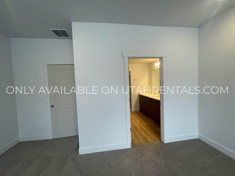 Brand New Townhome in Springville property image