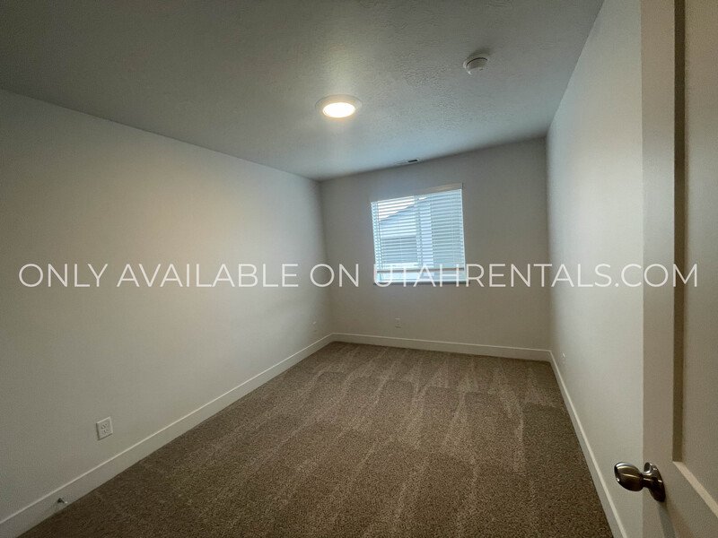 Brand New Townhome in Springville property image