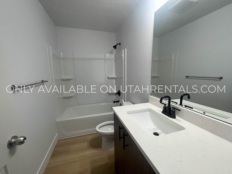 Brand New Townhome in Springville property image