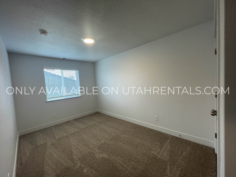 Brand New Townhome in Springville property image