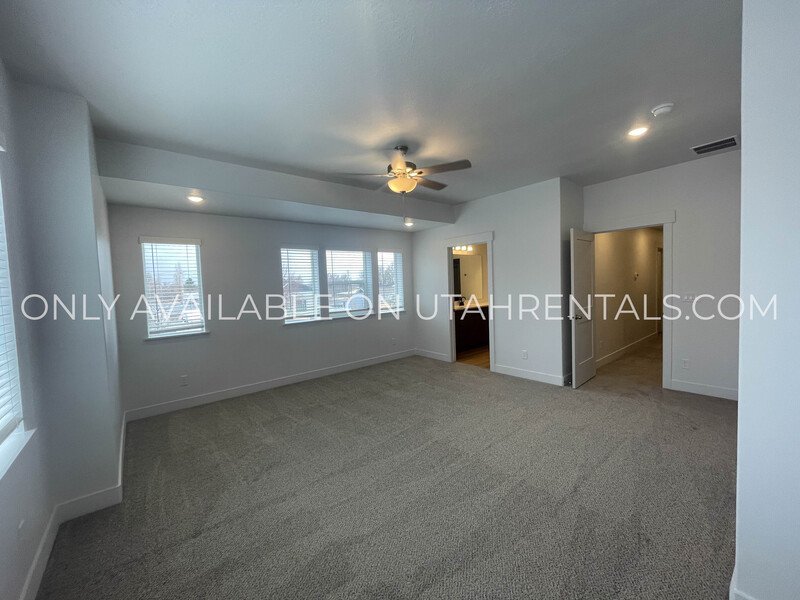 New Townhome in Springville Available now! property image