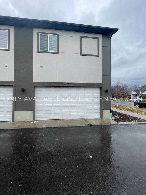 New Townhome in Springville Available now! property image