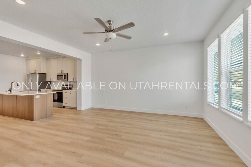 Brand New Townhome in Springville property image