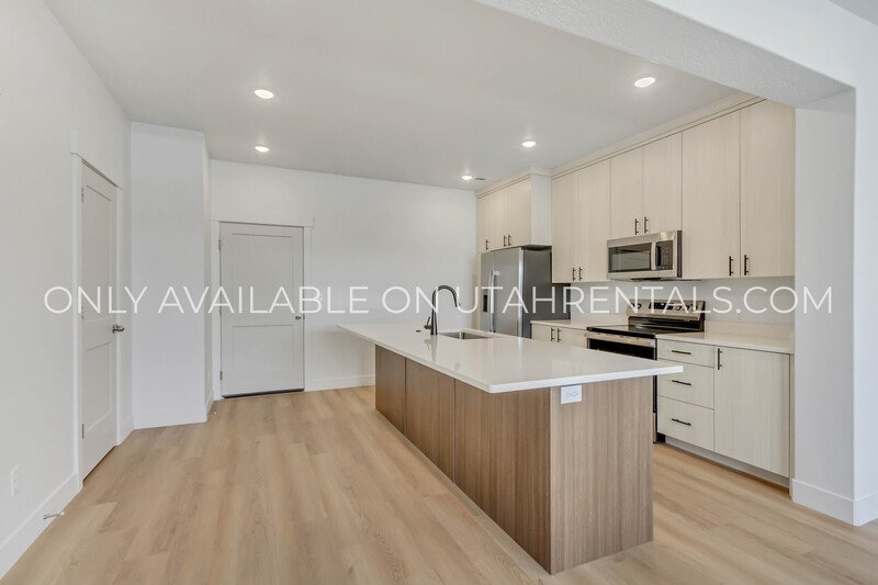 Brand New Townhome in Springville property image