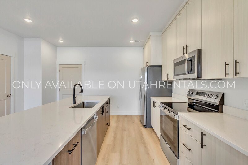 Brand New Townhome in Springville property image