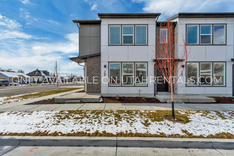 New Townhome in Springville Available now! property image