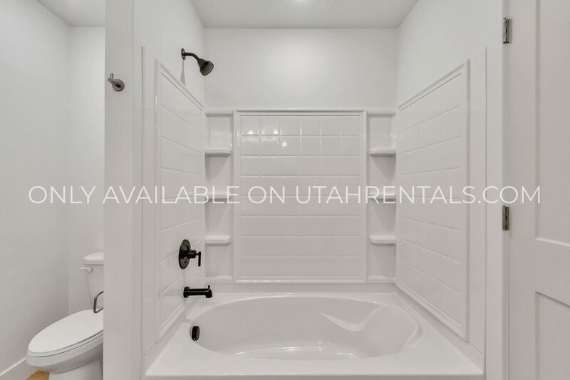 New Townhome in Springville Available now! property image