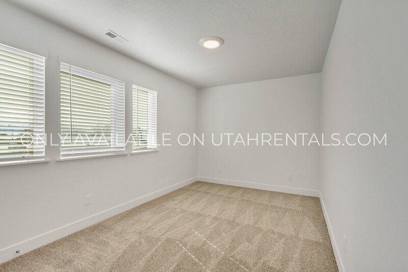 New Townhome in Springville Available now! property image