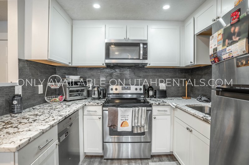 Private Room & Bathroom at The Avenues! property image