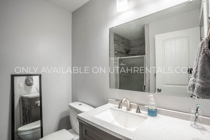 Private Room & Bathroom at The Avenues! property image