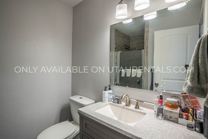 Private Room & Bathroom at The Avenues! property image