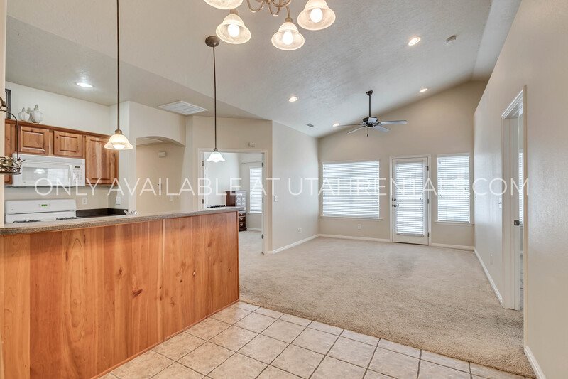 3 Bed 2 Bath Canyon Meadow Condo property image