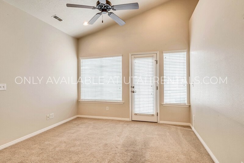 3 Bed 2 Bath Canyon Meadow Condo property image