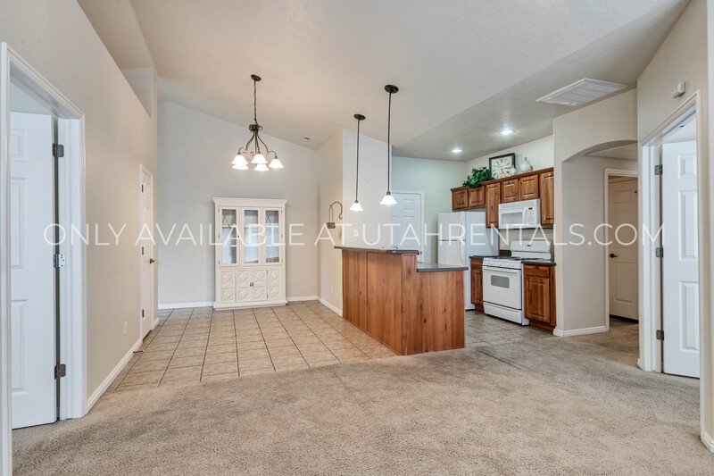 3 Bed 2 Bath Canyon Meadow Condo property image