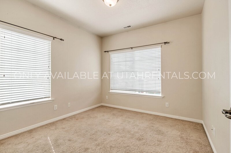 3 Bed 2 Bath Canyon Meadow Condo property image