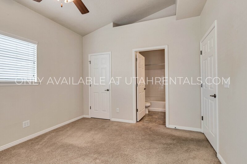 3 Bed 2 Bath Canyon Meadow Condo property image