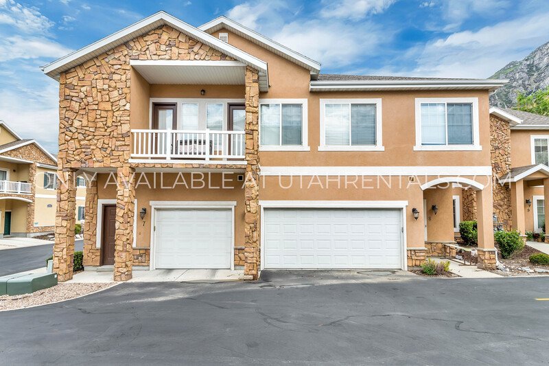 3 Bed 2 Bath Canyon Meadow Condo property image