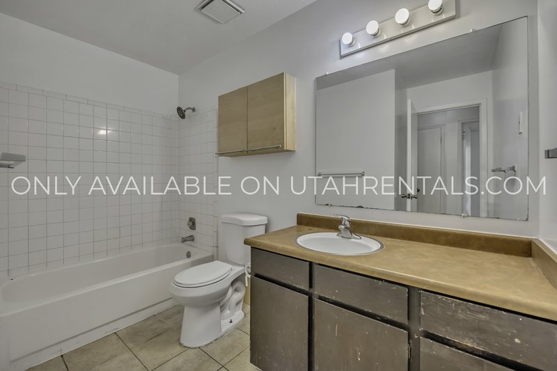 2-Bedroom Apartment in Midvale! property image