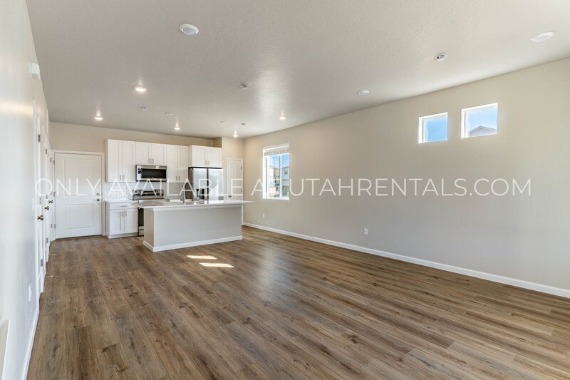 Brand New Saratoga Springs Home! property image