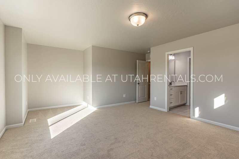 Brand New Saratoga Springs Home! property image