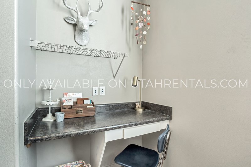 837 E 620 N K1-2 property image