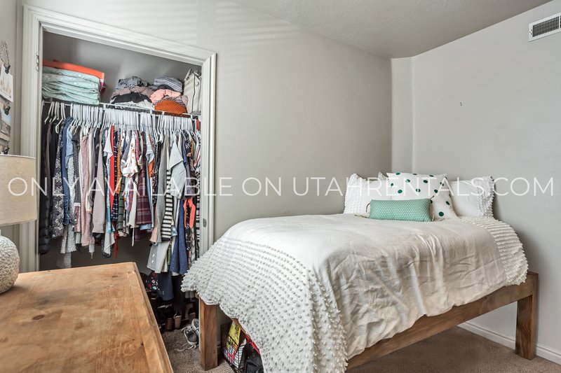 837 E 620 N K1-2 property image