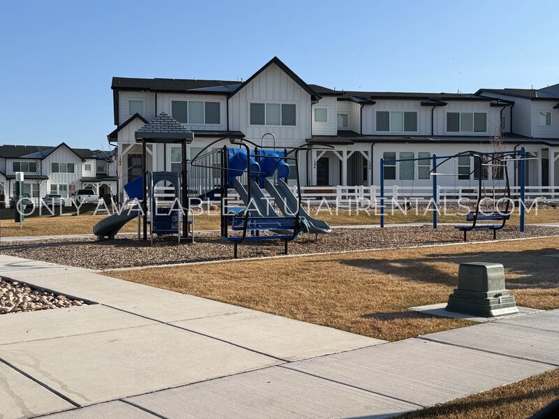 Large Spanish Fork townhome property image