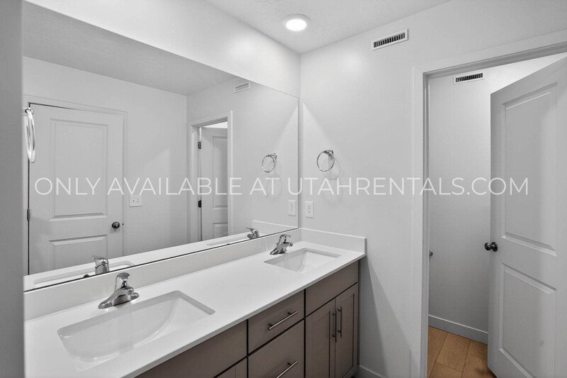 Large Spanish Fork townhome property image