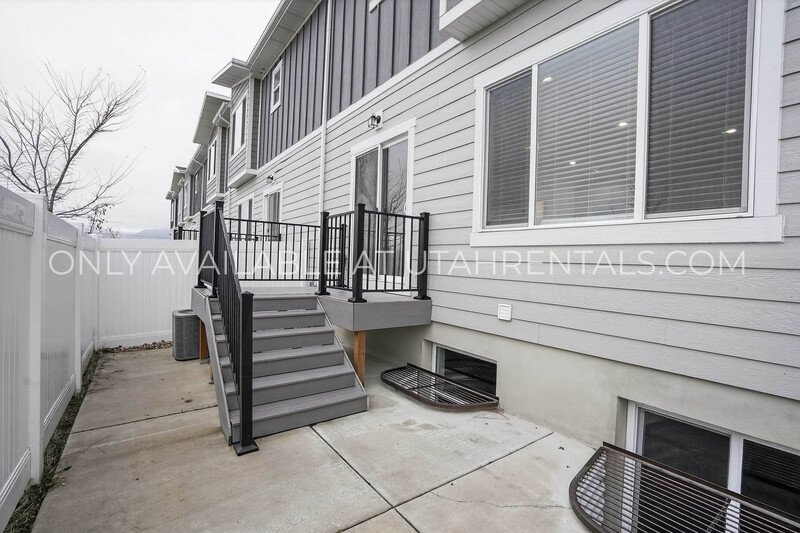 Large Spanish Fork townhome property image